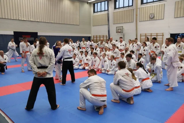 Hokutoryu ju-jutsu Spring camp 2025 👊🏻

#hokutoryu #hokutoryujujutsu #hokutoryucamp #hokutoryuspringcamp #jujutsu #jujitsu #riihimäki #suomenbudokeskus #martialarts #wfj #thekingofmartialarts #habita #budogu #easyfittapiola #easyfit #karateliitto #suomenkarateliitto #junnujujutsu #hokutoryujuniorit #hokutoryujuniors #hokutoryujuniorteam @karatefinland