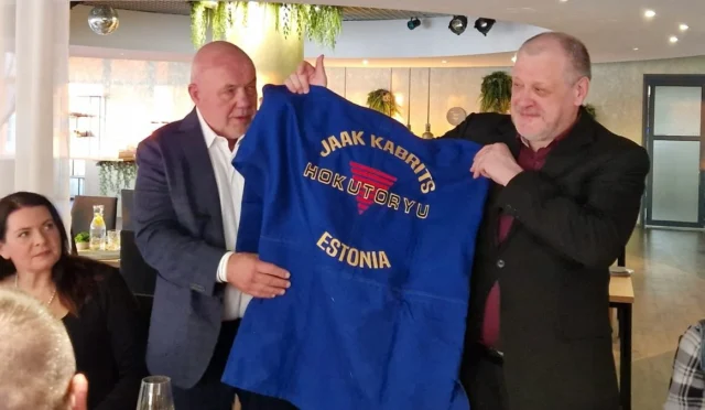 Estonian Shihan Jaak Kabrits 60 years 🇪🇪 Congratulations!

#hokutoryu #hokutoryujujutsu #jujutsu #jujitsu #wfj #jaakkabrits #eestijujutsuliit #estonianjujutsufederation #martialarts #fullcontact #thekingofmartialarts